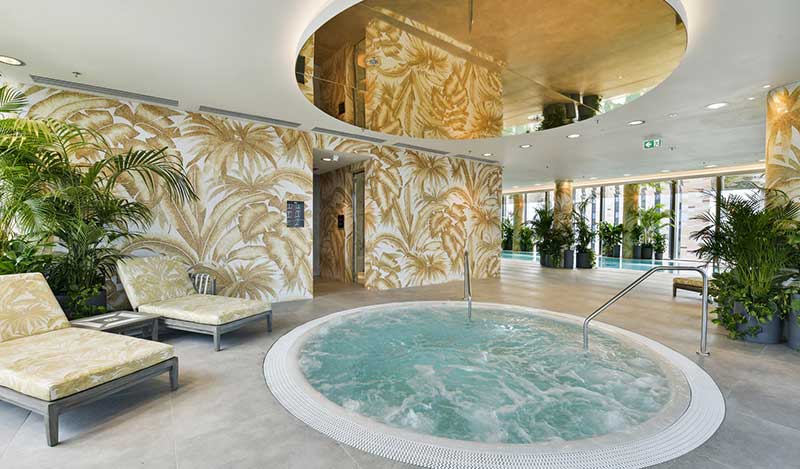 The jacuzzi at Damac Tower